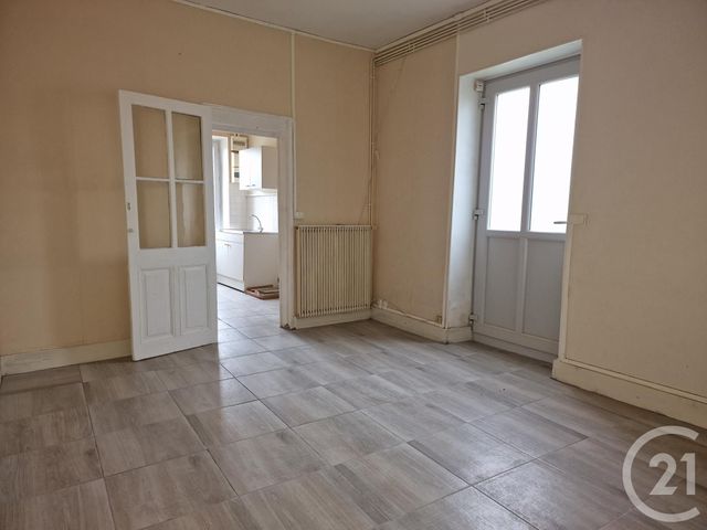 Appartement F3 à louer - 3 pièces - 70.01 m2 - ST PIERRE LE MOUTIER - 58 - BOURGOGNE - Century 21 Confluences