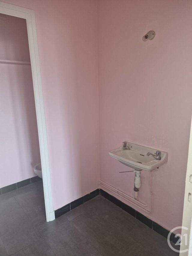 Appartement F3 à louer - 3 pièces - 76.11 m2 - NEVERS - 58 - BOURGOGNE - Century 21 Confluences