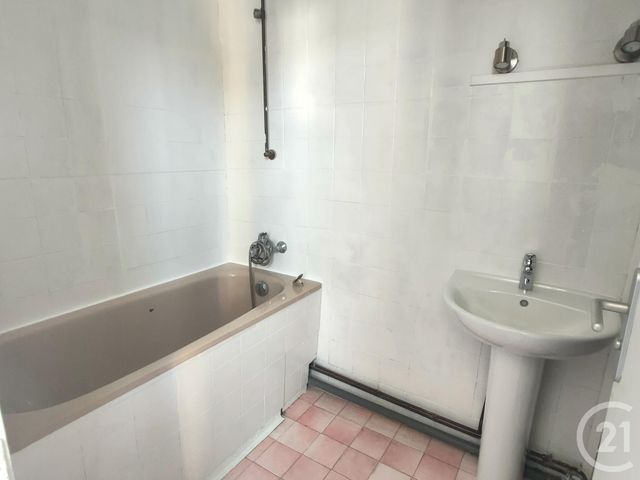 Appartement à louer - 2 pièces - 35.96 m2 - IMPHY - 58 - BOURGOGNE - Century 21 Confluences