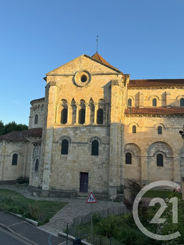 Appartement à vendre - 4 pièces - 82.89 m2 - NEVERS - 58 - BOURGOGNE - Century 21 Confluences