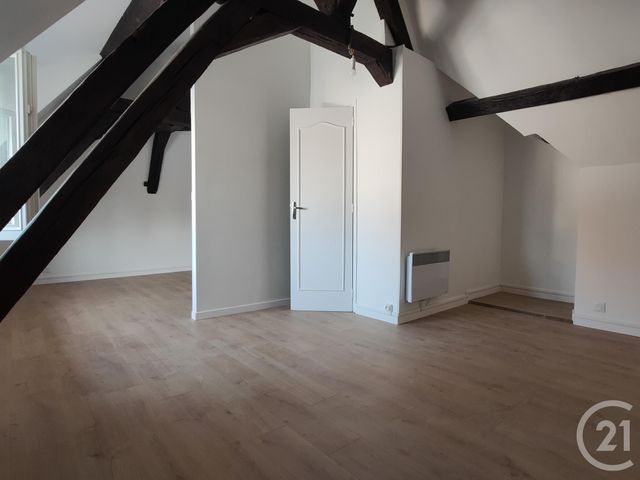 Appartement F2 bis à louer - 2 pièces - 70.76 m2 - SANCOINS - 18 - CENTRE - Century 21 Confluences