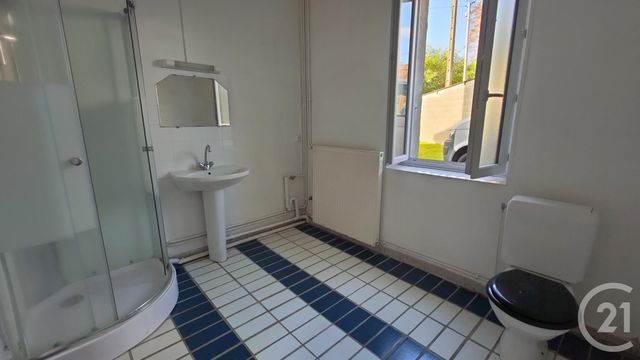 Appartement F3 à louer - 3 pièces - 70.01 m2 - ST PIERRE LE MOUTIER - 58 - BOURGOGNE - Century 21 Confluences