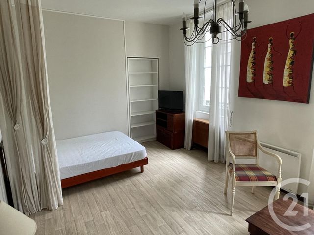 Appartement T1 à louer - 1 pièce - 29.7 m2 - NEVERS - 58 - BOURGOGNE - Century 21 Confluences