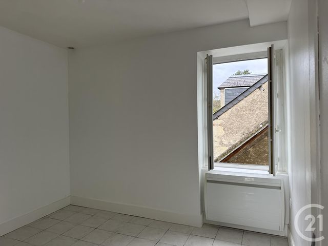 Appartement T2 à louer - 2 pièces - 27.6 m2 - GUERIGNY - 58 - BOURGOGNE - Century 21 Confluences