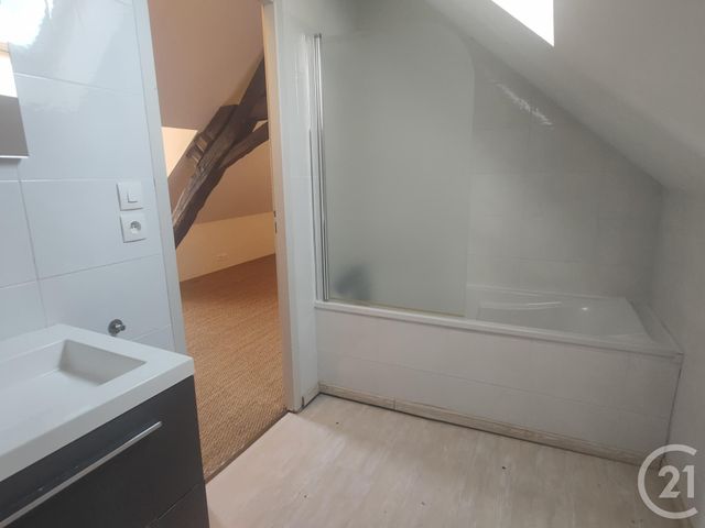 maison à louer - 4 pièces - 150.0 m2 - LURCY LEVIS - 03 - AUVERGNE - Century 21 Confluences