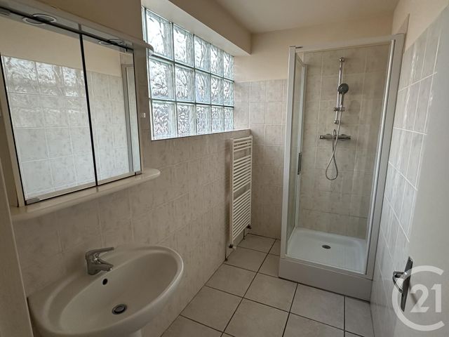 Appartement F4 à louer - 4 pièces - 85.78 m2 - VARENNES VAUZELLES - 58 - BOURGOGNE - Century 21 Confluences