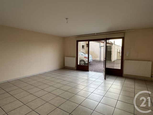 Appartement F4 à louer - 4 pièces - 85.78 m2 - VARENNES VAUZELLES - 58 - BOURGOGNE - Century 21 Confluences