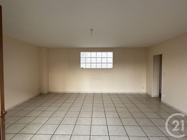 Appartement F4 à louer - 4 pièces - 85.78 m2 - VARENNES VAUZELLES - 58 - BOURGOGNE - Century 21 Confluences