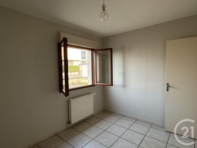 Appartement F4 à louer - 4 pièces - 85.78 m2 - VARENNES VAUZELLES - 58 - BOURGOGNE - Century 21 Confluences