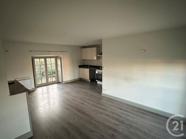 Appartement T2 à louer - 2 pièces - 44.5 m2 - GUERIGNY - 58 - BOURGOGNE - Century 21 Confluences