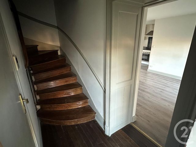 Appartement T2 à louer - 2 pièces - 44.5 m2 - GUERIGNY - 58 - BOURGOGNE - Century 21 Confluences