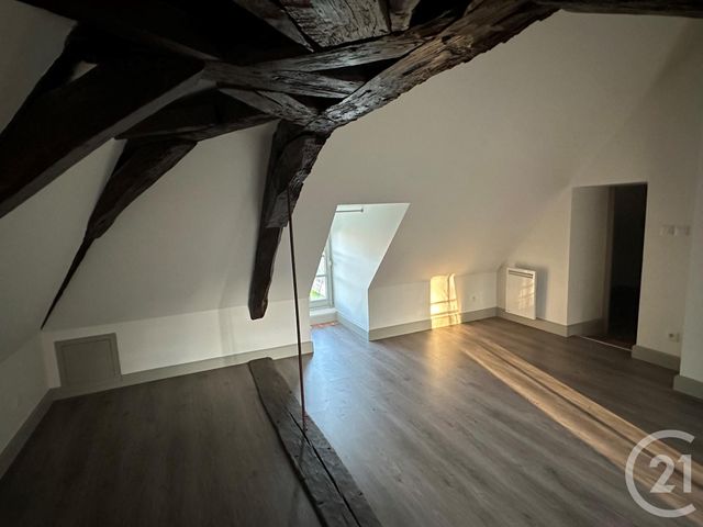 Appartement T2 à louer - 2 pièces - 44.5 m2 - GUERIGNY - 58 - BOURGOGNE - Century 21 Confluences