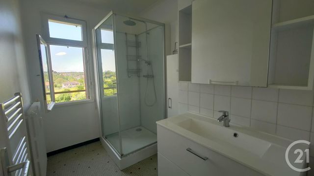 Appartement F4 à louer - 4 pièces - 73.44 m2 - DECIZE - 58 - BOURGOGNE - Century 21 Confluences