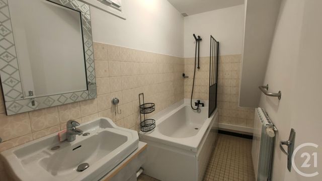Appartement à louer - 2 pièces - 44.69 m2 - NEVERS - 58 - BOURGOGNE - Century 21 Confluences