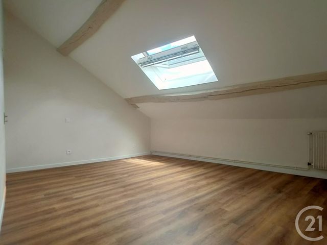 Appartement à louer - 3 pièces - 60.23 m2 - NEVERS - 58 - BOURGOGNE - Century 21 Confluences