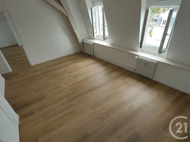 Appartement à louer - 3 pièces - 60.23 m2 - NEVERS - 58 - BOURGOGNE - Century 21 Confluences