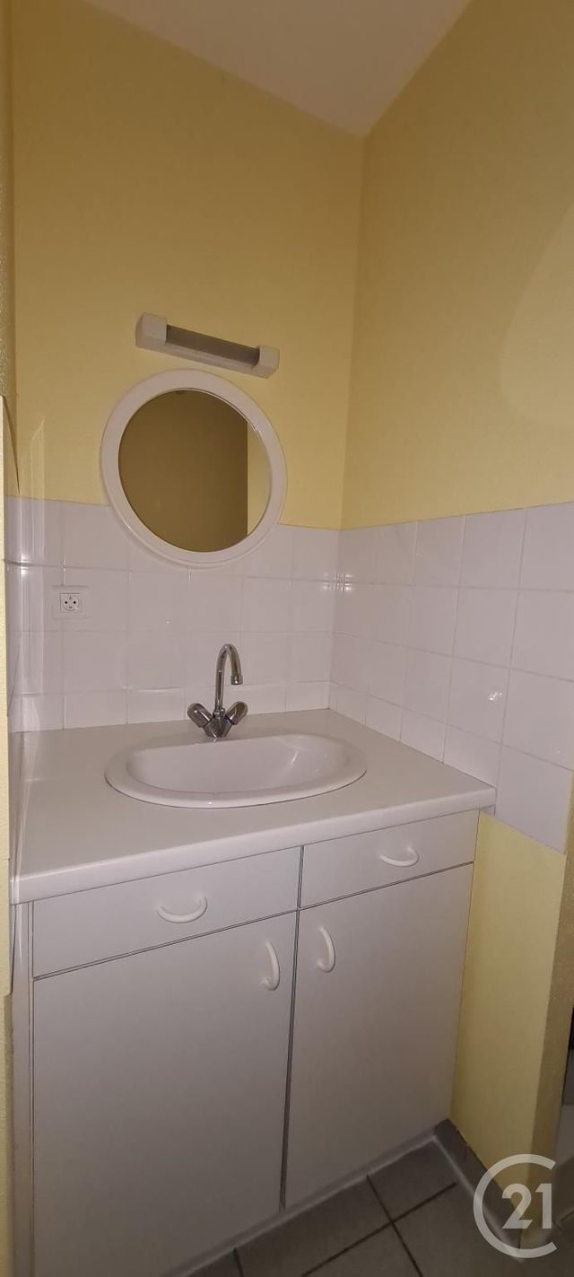 Appartement F2 à louer - 2 pièces - 39.76 m2 - LURCY LEVIS - 03 - AUVERGNE - Century 21 Confluences