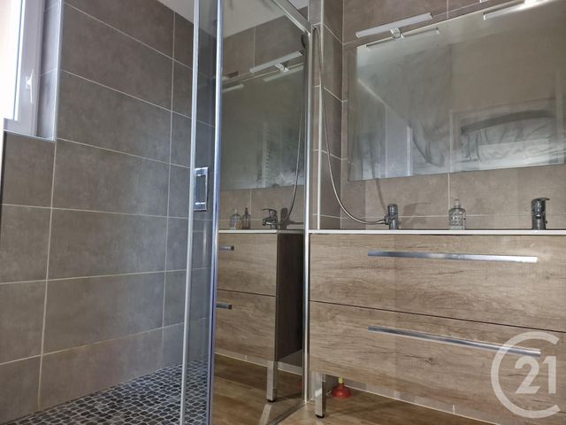 maison à louer - 6 pièces - 150.74 m2 - LE VEURDRE - 03 - AUVERGNE - Century 21 Confluences