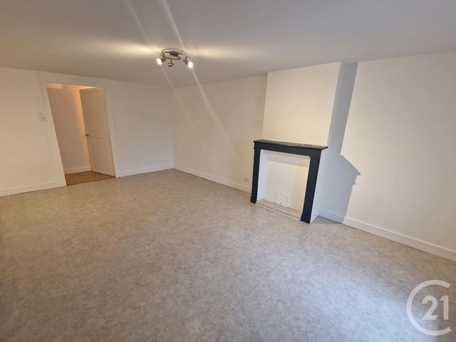 maison à louer - 4 pièces - 96.86 m2 - ST PARIZE LE CHATEL - 58 - BOURGOGNE - Century 21 Confluences