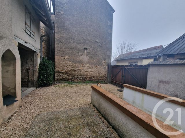 maison à louer - 4 pièces - 96.86 m2 - ST PARIZE LE CHATEL - 58 - BOURGOGNE - Century 21 Confluences