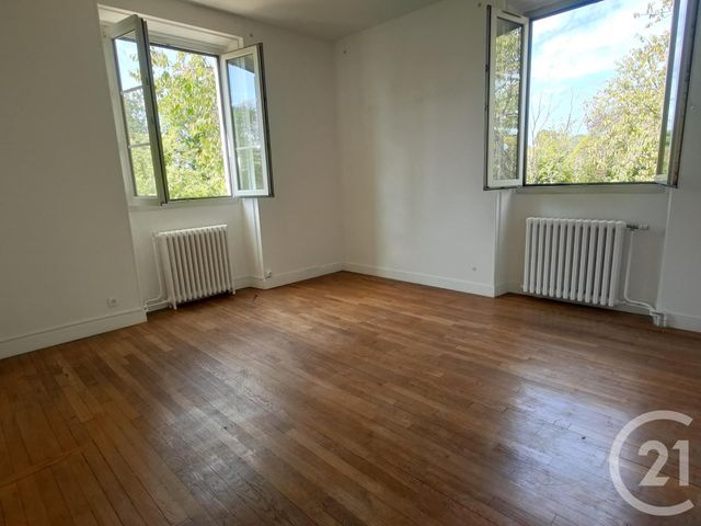 Appartement F4 à louer - 4 pièces - 101.64 m2 - VARENNES VAUZELLES - 58 - BOURGOGNE - Century 21 Confluences