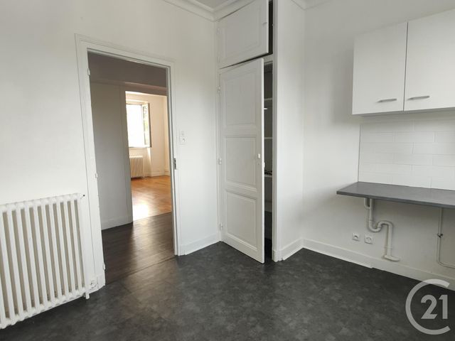 Appartement F4 à louer - 4 pièces - 101.64 m2 - VARENNES VAUZELLES - 58 - BOURGOGNE - Century 21 Confluences