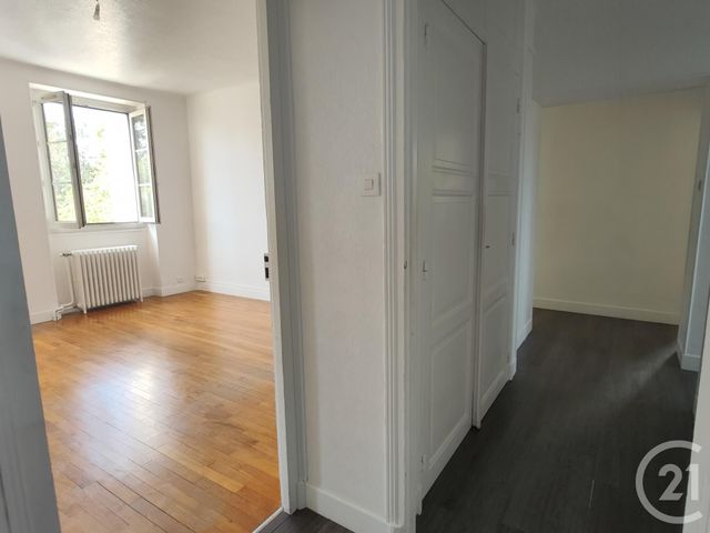 Appartement F4 à louer - 4 pièces - 101.64 m2 - VARENNES VAUZELLES - 58 - BOURGOGNE - Century 21 Confluences