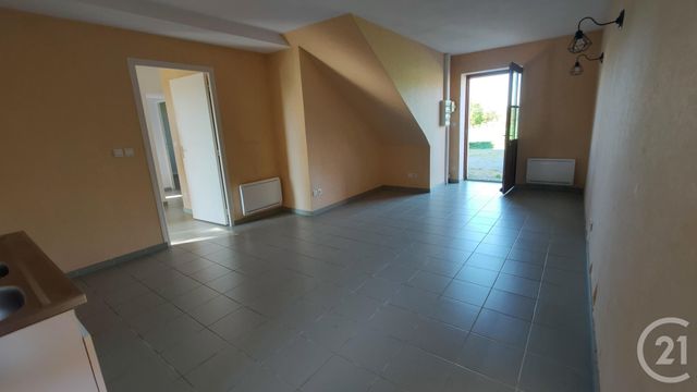 Appartement à louer - 3 pièces - 64.63 m2 - FLEURY SUR LOIRE - 58 - BOURGOGNE - Century 21 Confluences
