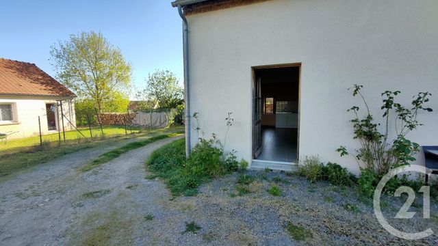 Appartement à louer - 3 pièces - 64.63 m2 - FLEURY SUR LOIRE - 58 - BOURGOGNE - Century 21 Confluences