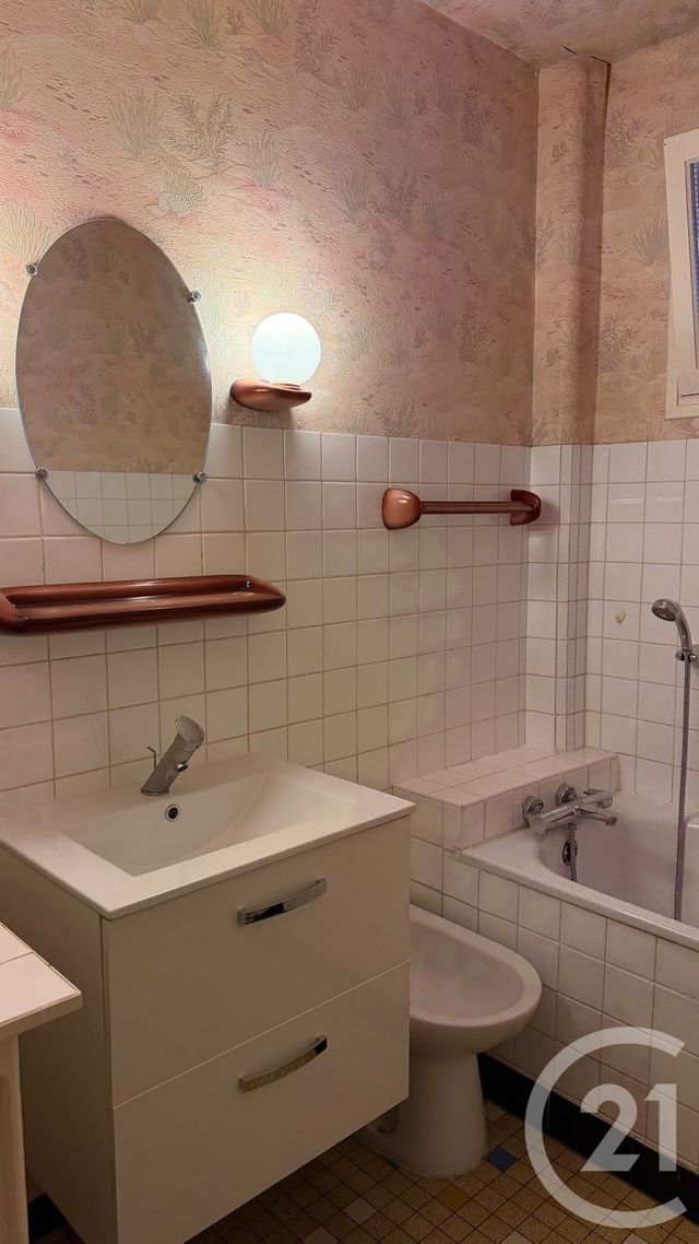 Appartement F4 à vendre - 4 pièces - 68.0 m2 - VARENNES VAUZELLES - 58 - BOURGOGNE - Century 21 Confluences