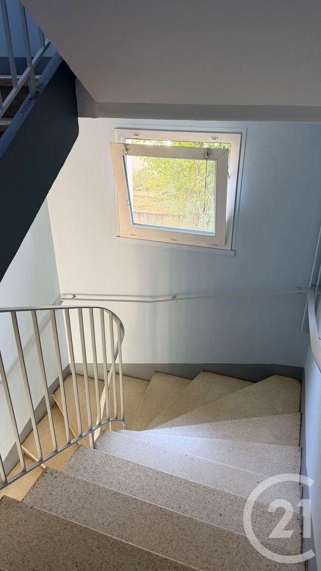Appartement F4 à vendre - 4 pièces - 68.0 m2 - VARENNES VAUZELLES - 58 - BOURGOGNE - Century 21 Confluences