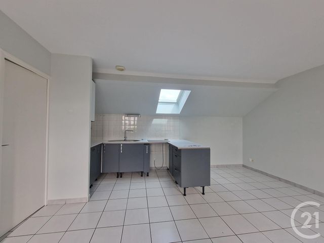 Appartement F4 à louer - 4 pièces - 67.56 m2 - VARENNES VAUZELLES - 58 - BOURGOGNE - Century 21 Confluences