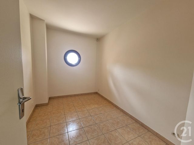 Appartement F4 à louer - 4 pièces - 67.56 m2 - VARENNES VAUZELLES - 58 - BOURGOGNE - Century 21 Confluences