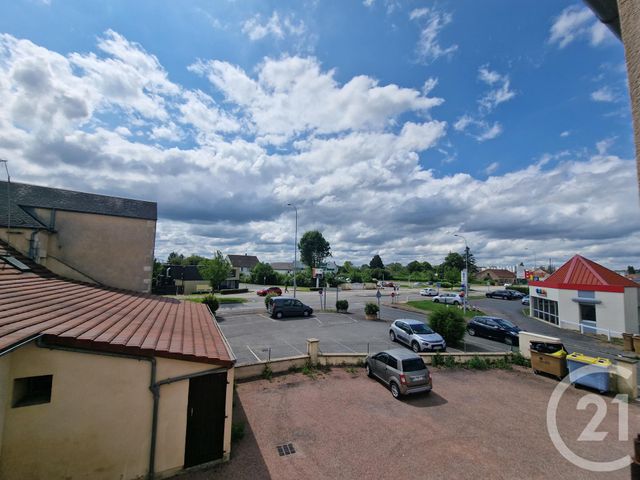 Appartement F4 à louer - 4 pièces - 67.56 m2 - VARENNES VAUZELLES - 58 - BOURGOGNE - Century 21 Confluences