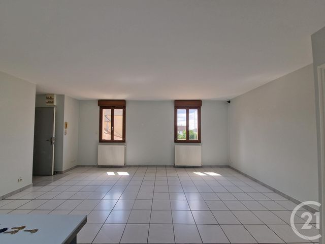Appartement F4 à louer - 4 pièces - 67.56 m2 - VARENNES VAUZELLES - 58 - BOURGOGNE - Century 21 Confluences