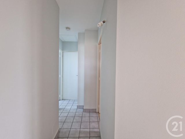 Appartement F4 à louer - 4 pièces - 67.56 m2 - VARENNES VAUZELLES - 58 - BOURGOGNE - Century 21 Confluences