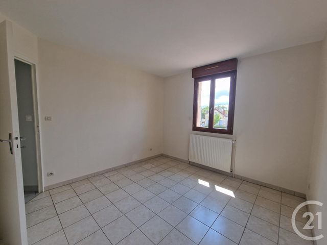 Appartement F4 à louer - 4 pièces - 67.56 m2 - VARENNES VAUZELLES - 58 - BOURGOGNE - Century 21 Confluences