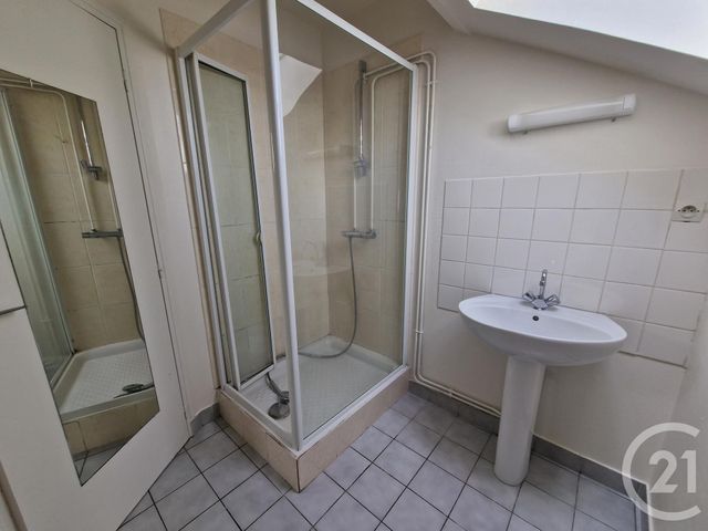 Appartement F4 à louer - 4 pièces - 67.56 m2 - VARENNES VAUZELLES - 58 - BOURGOGNE - Century 21 Confluences
