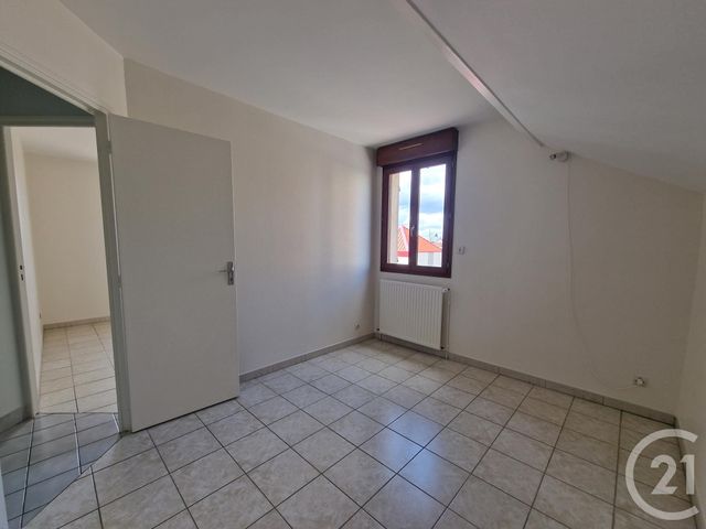 Appartement F4 à louer - 4 pièces - 67.56 m2 - VARENNES VAUZELLES - 58 - BOURGOGNE - Century 21 Confluences